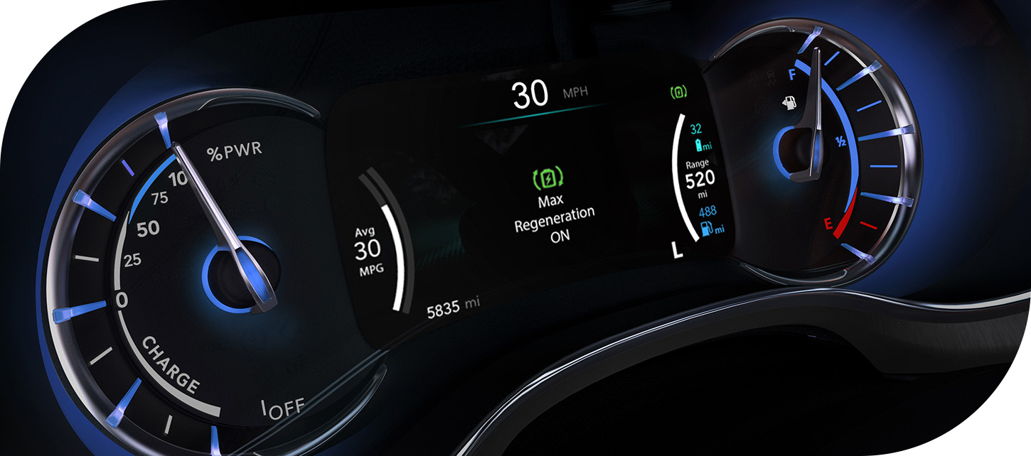 La pantalla digital de la Chrysler Pacifica Plug-in Hybrid 2026 muestra que los frenos regenerativos están activos al máximo.