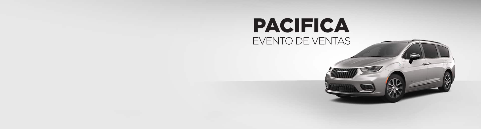 Perfil desde el ángulo delantero del lado del conductor de un modelo de Chrysler Pacifica Hybrid Pinnacle 2025 gris. Evento de ventas de Chrysler Pacifica.