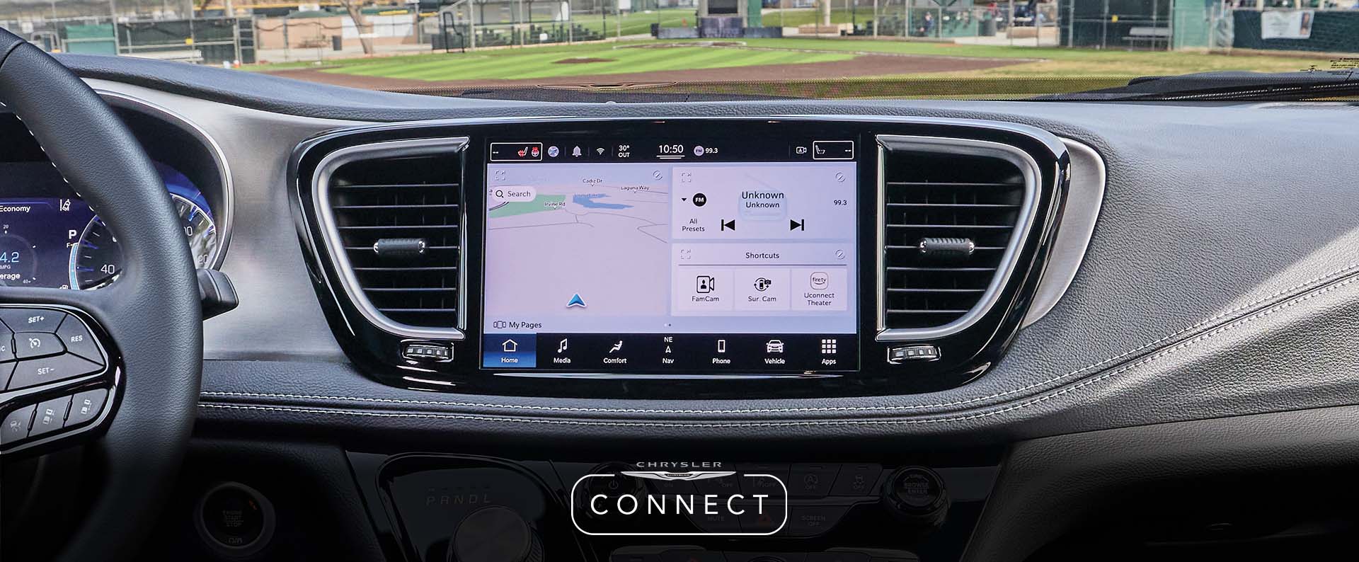 Instrumentos en la Chrysler Pacifica 2026, incluidos el volante, la pantalla digital del panel de instrumentos, la pantalla táctil Uconnect y los controles de la consola central.